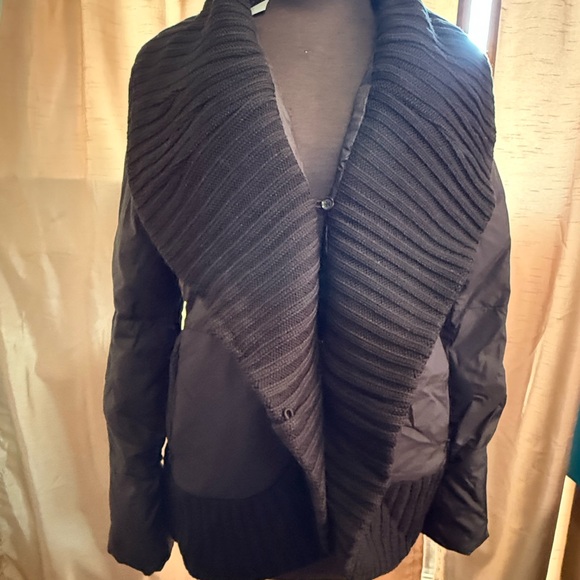 BCBGMaxAzria Elegant Black Outerwear - Picture 1 of 7